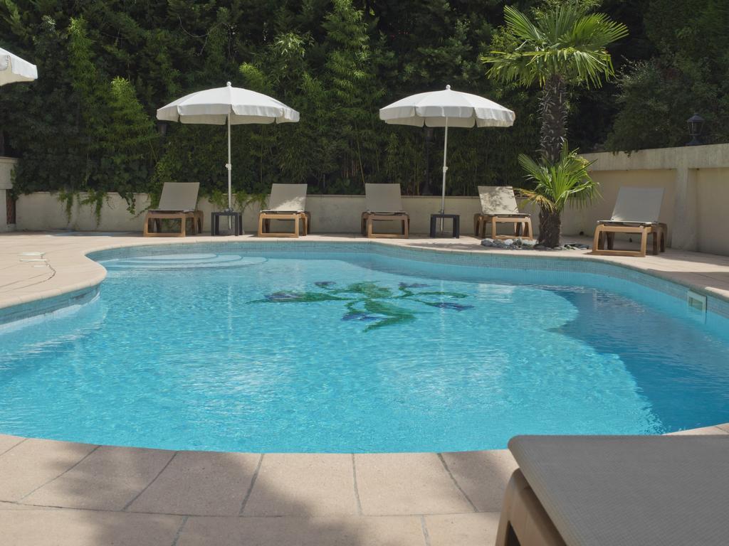 Hotel Les Oliviers Фаянс Экстерьер фото