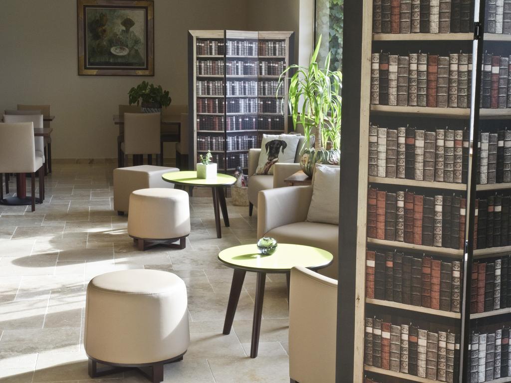 Hotel Les Oliviers Фаянс Экстерьер фото