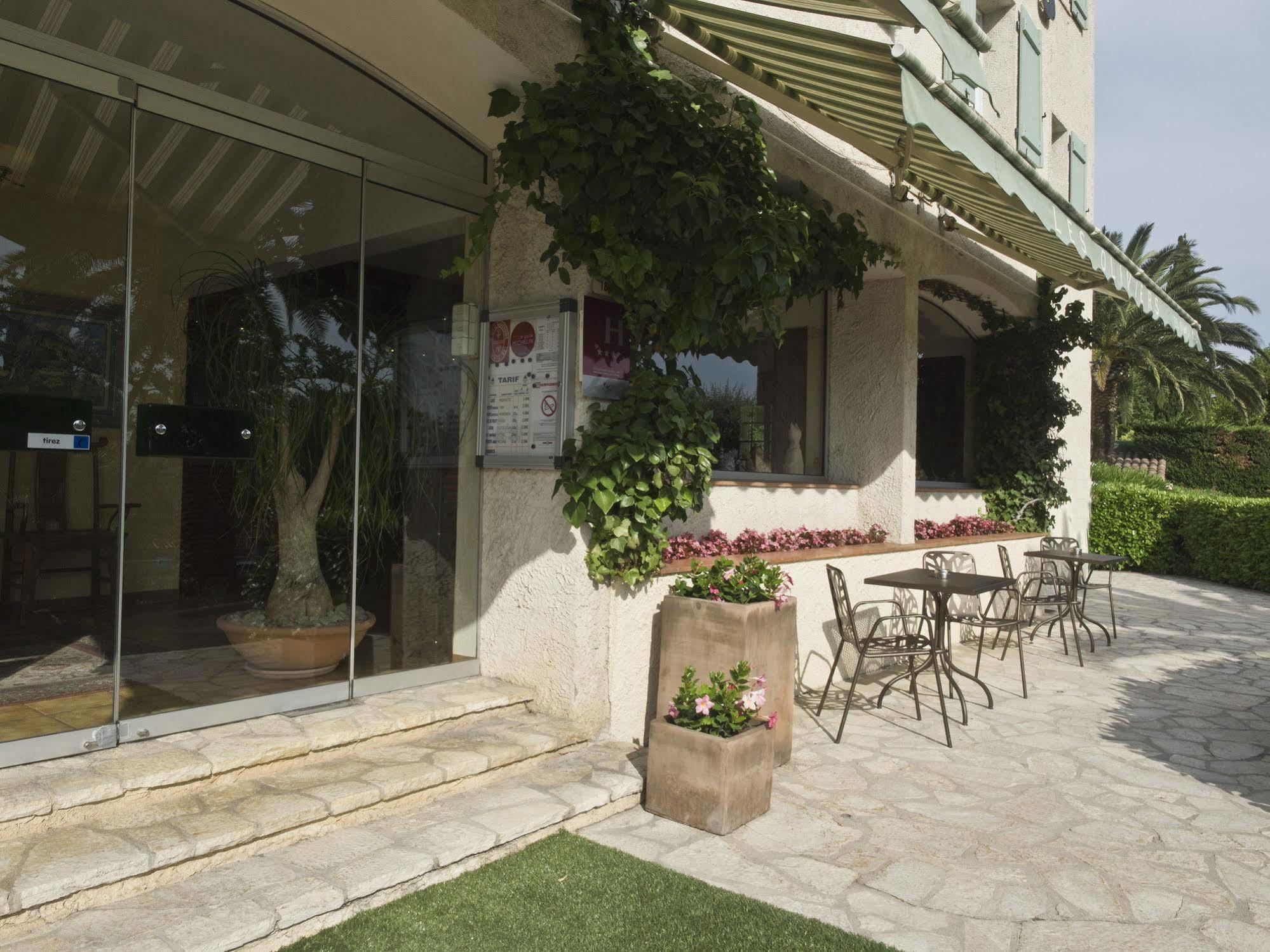 Hotel Les Oliviers Фаянс Экстерьер фото